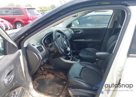 2018 Jeep Compass Latitude Fwd z USA, uszkodzony, nr VIN 3C4NJCBB0JT300094